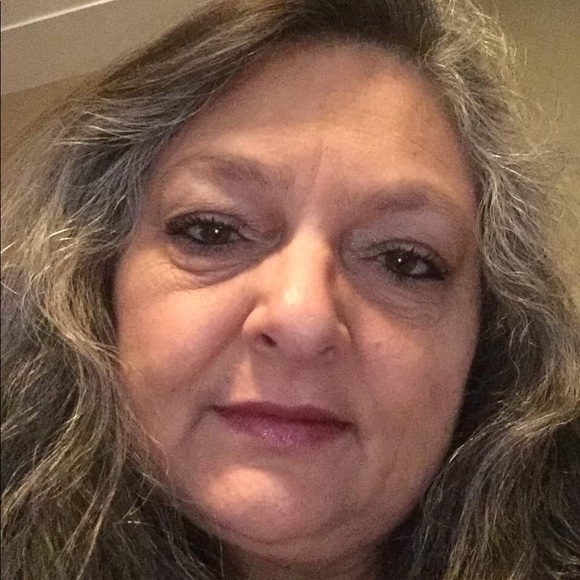 Meet your Posher, Frances - Picture 2 of 6